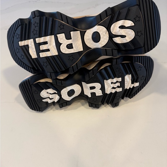 Sorel Women’s Kinetic Impact Caribou Plus Waterproof Boot (NWT) Size 8 - Picture 5 of 7